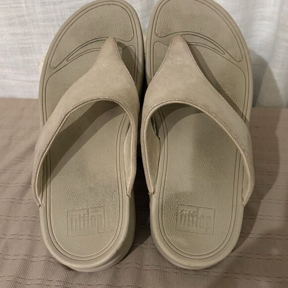 Fitflop Sz 8 Shimmy Suede Toe Post Thong Flip Flop Sandals Women's  Pale‎ Gold - Picture 1 of 6